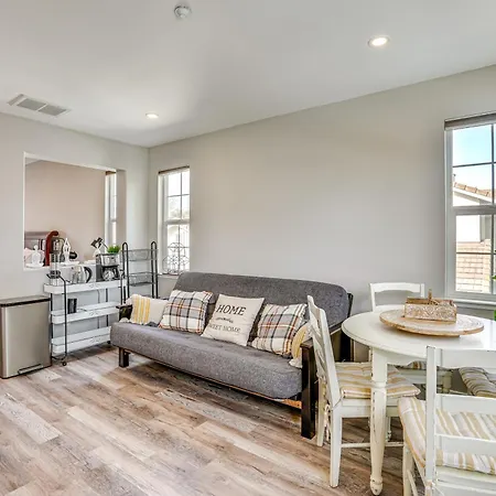 Pool And Hot Tub Access Brentwood Getaway! Apartment